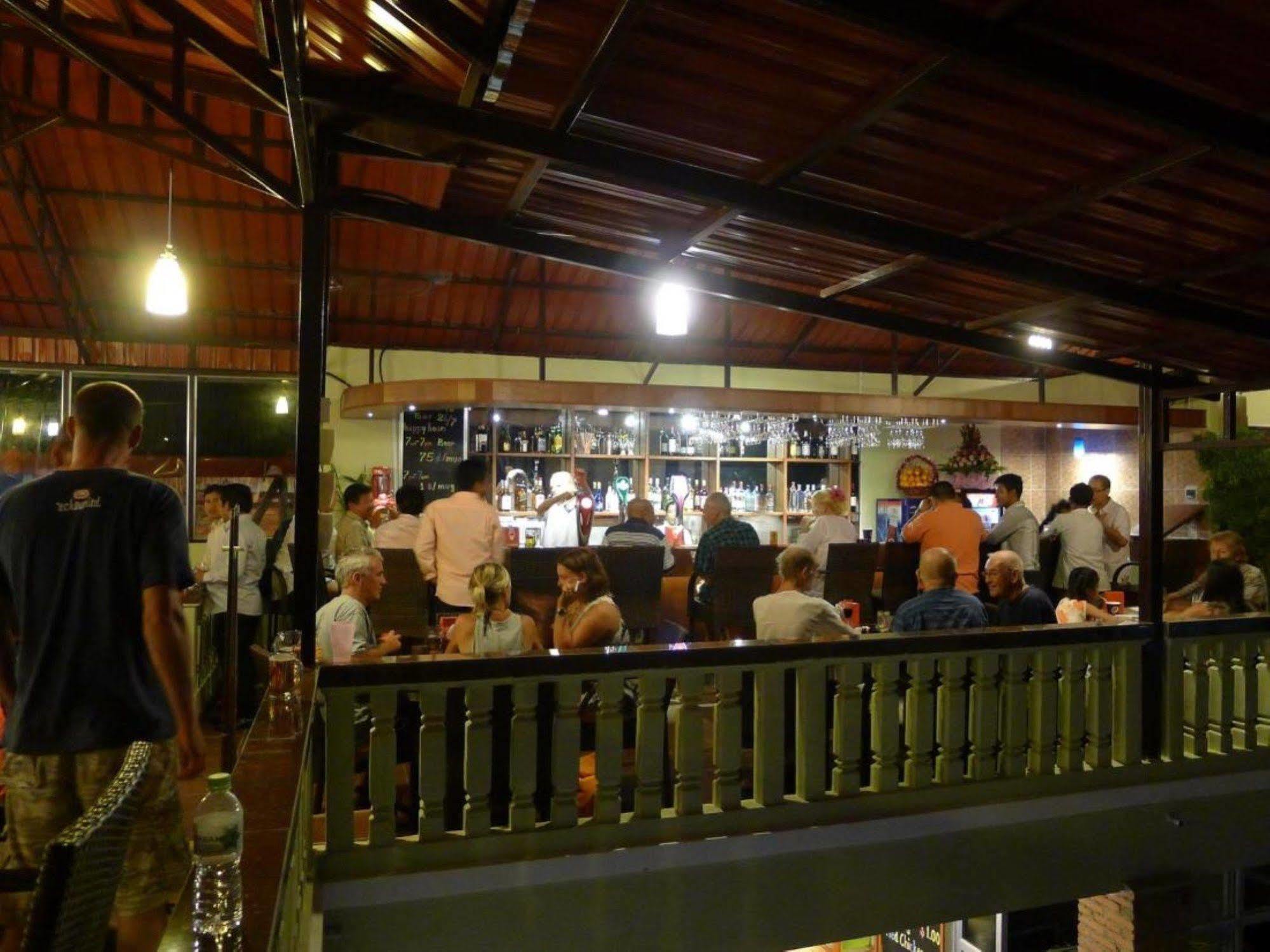 Sakal Guesthouse Restaurant & Bar Sihanoukville Eksteriør bilde